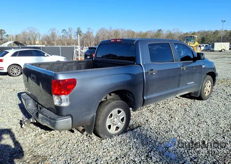 2010 Toyota Tundra Grade 5.7L V8 z USA, uszkodzony, nr VIN 5TFEY5F12AX090546
